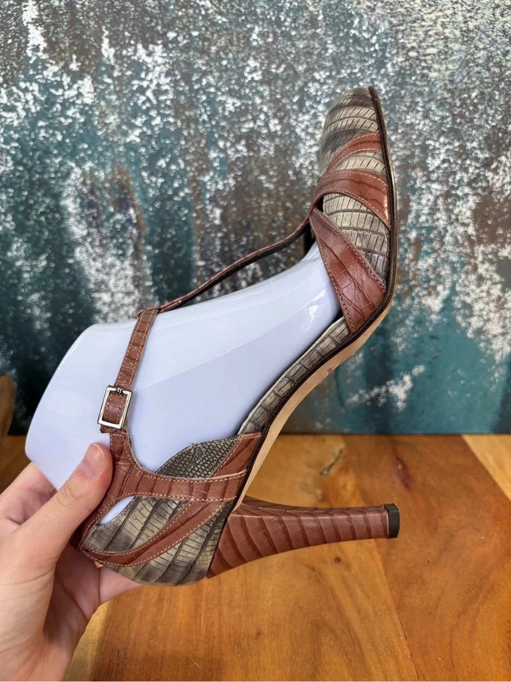 Banana Republic Vintage Y2K Office Siren Croc Embossed T-Strap Heels 9.5 VGUC